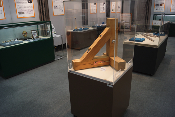  Various kinds of bolts and nuts at exhibition hall.jpg